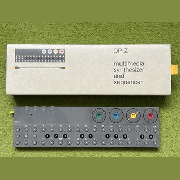Kapesní syntezátor Teenage Engineering OP-Z