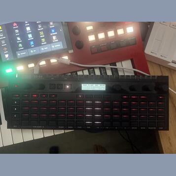 Prodám Korg SQ-64