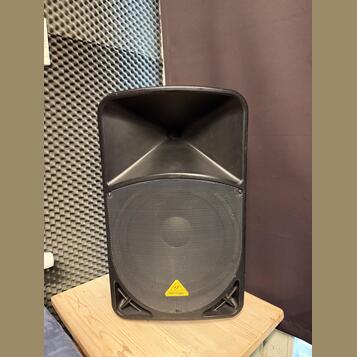 Behringer B115 MP3