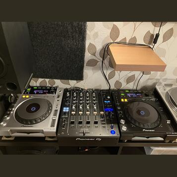 Pioneer DJM 750 Mk.2 + 2x CDJ 850 (100% stav)