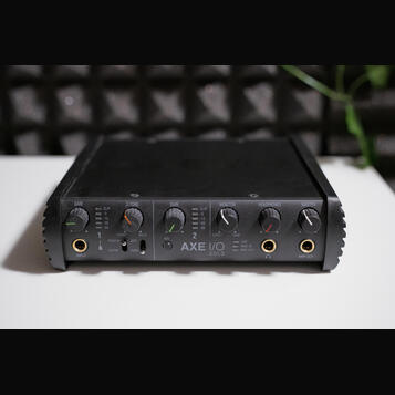 USB zvuková karta IK Multimedia AXE I/O SOLO