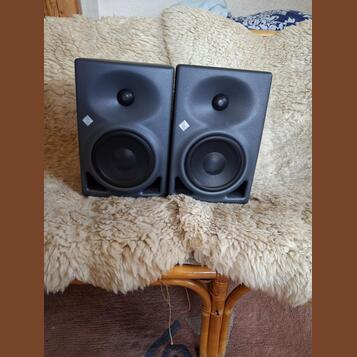 Neumann KH 120AG TOP stav!