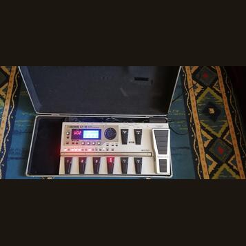 PRODÁM BOSS GT 10 +KUFR STAGG