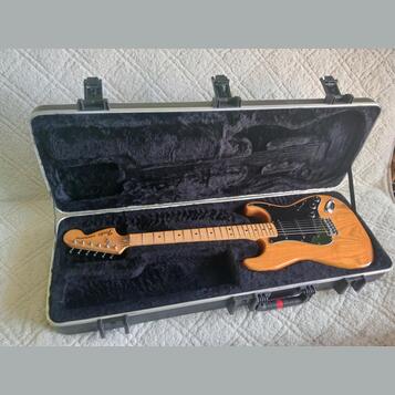 Fender Stratocaster hardtail ,USA 1979 s kufrom Fender