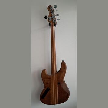 Baskytara Fokus Mašek fretless 5