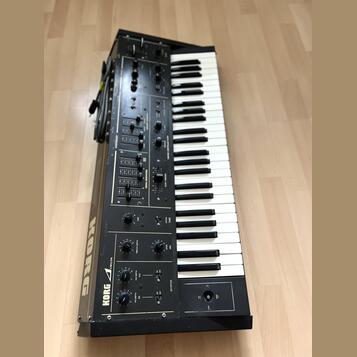 Korg Delta DL 50 vintage polysynth/string machine
