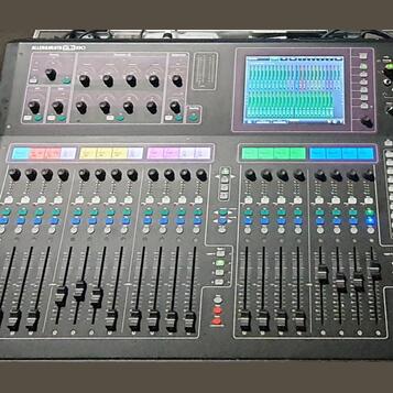 Allen & Heath GLD-80 + AR2412 + AR84 .