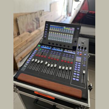 Prodám Behringer Wing Compact vč. WSG karty a case