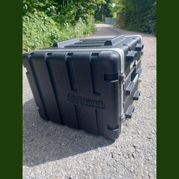 Prodám rack 8U