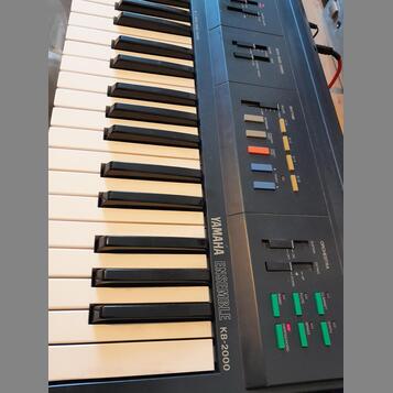 Yamaha KB2000