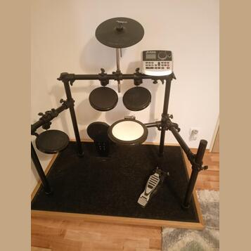 Alesis DM8