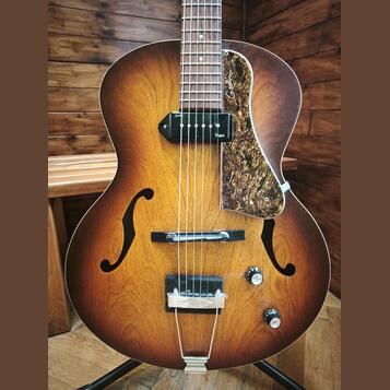 Godin 5th Avenue Kingpin P90