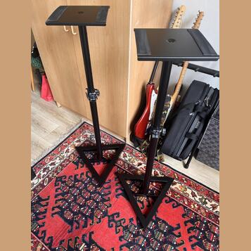 Studio monitor stands
