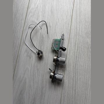 Elektronika z Squier Affinity Telecaster