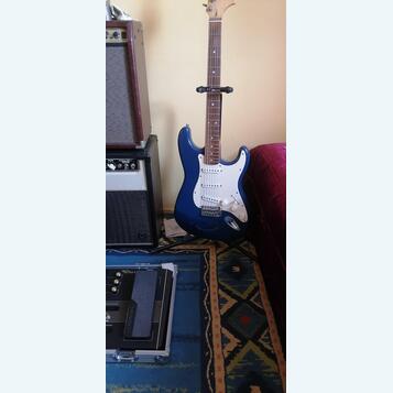 PRODÁM FENDER SQUIER Affinity Strat