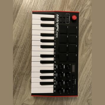 AKAI MPK mini 