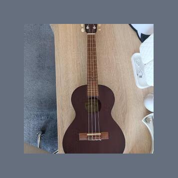 Ukulele Makala MK-T s obalem