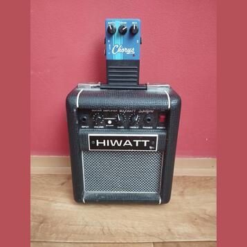 Set pro kytaristy: Kombo HIWATT Maxwatt Spitfire + efekt Fen