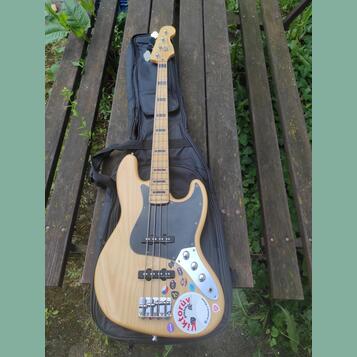 Squier Jazz Bass