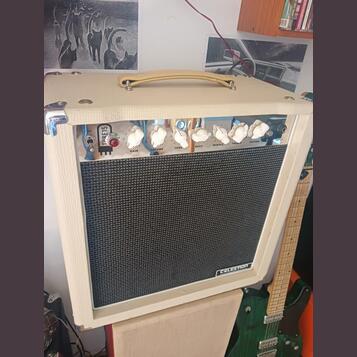 Harley Benton Tube 15 Celestion