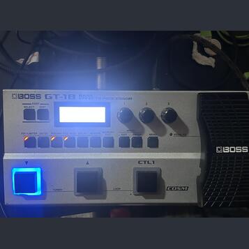Boss GT-1B Multi -  Effect Pedal