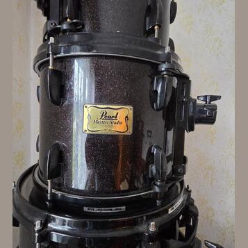 Pearl Master studio