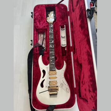 Ibanez PIA3761 Stallion White 