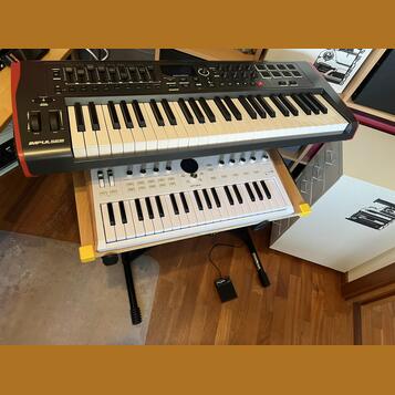 Novation Impulse 49 + Pouzdro + Stojan