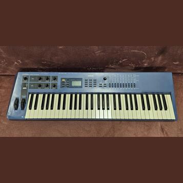 Prodám syntezátor Yamaha CS1X