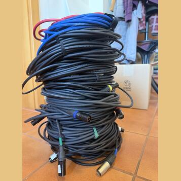 Custom kabely jako nové 100% stav - BONUS SM58s !!!