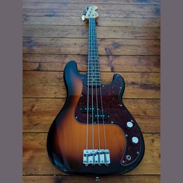 Squier Precision Bass 