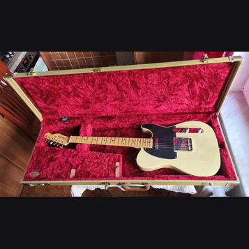 Fender "10 for '15" American Vintage '52 Korina Telecaster