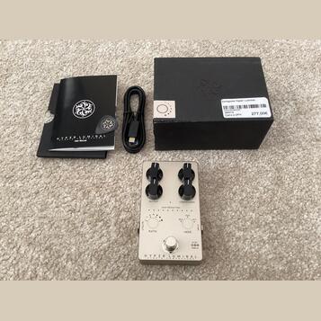 Darkglass Hyper Luminal kompresor pro baskytaru