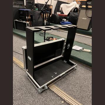 Thon Guitarstand – stojan/case na 5 kytar