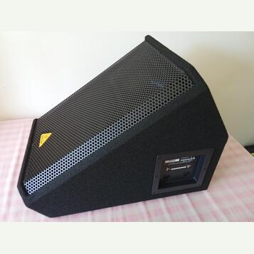 odposlechový box Behringer VP1225F