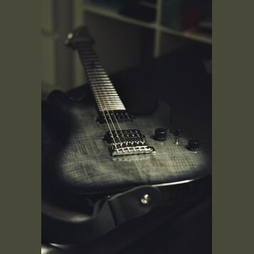 Ibanez AZ24S1F Transparent Black Sunburst +Boss GT1
