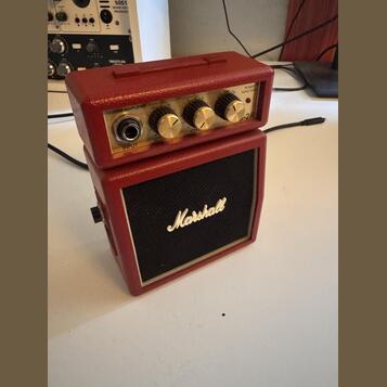 Marshall MS-2R – kapesní kytarové kombo (Red)