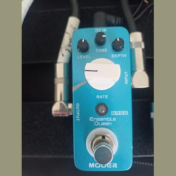 Mooer Queen Ensemble - Chorus
