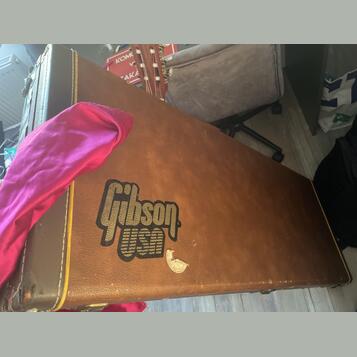 Gibson USA 1982 Explorer kufr