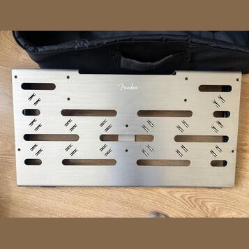 Fender pedalboard medium 
