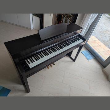 Digitální piano Yamaha Clavinova CLP-535