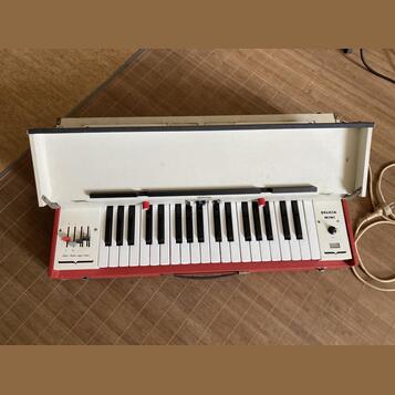 Prodám retro klávesy DELICIA MINI 807