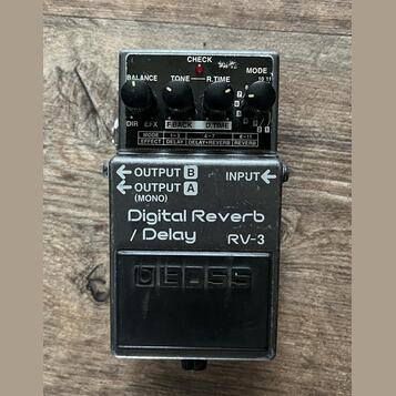 BOSS RV-3