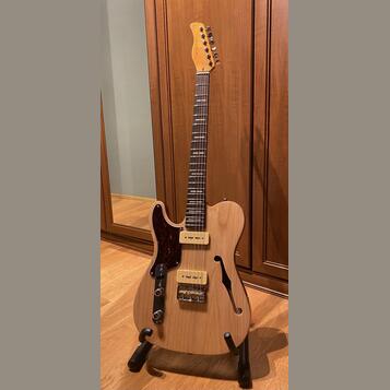 Levoruký Sire Larry Carlton T7TM Natural