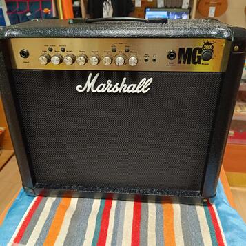 Kytarové kombo Marshall MG30FX