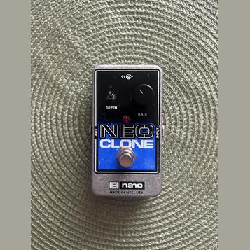 EHX Neo Clone chorus