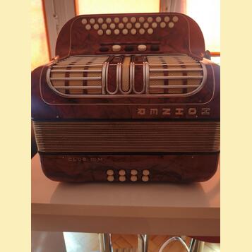 Heligonka Hohner club3m