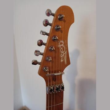 NOVÁ Jet Guitars JS-700 Roasted Maple, Red