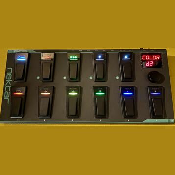 MIDI DAW nožní kontroler Nektar Pacer