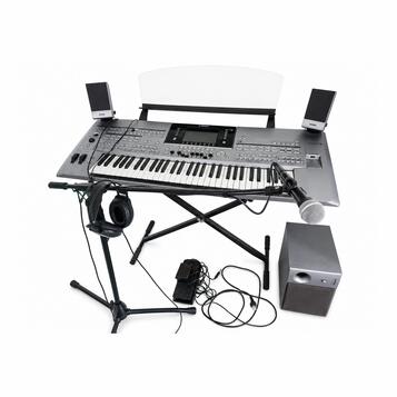 Prodám Yamaha Tyros 5 (rok 2014) – kompletní sestava